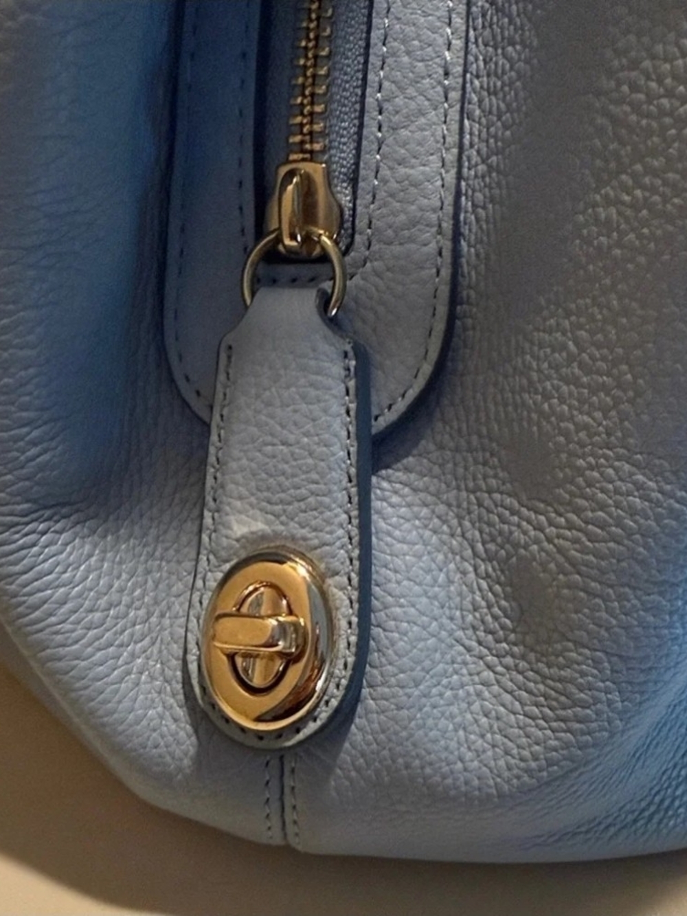 Coach Light Blue Leather Shoulder Bag with Gold Tag - Picture 4 of 5